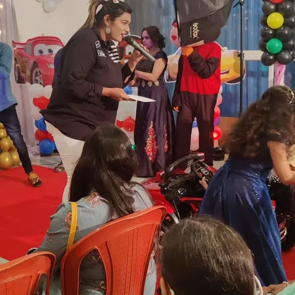 Interactive wedding games host in Pune at a kids' event — Aanchor Ritzzu